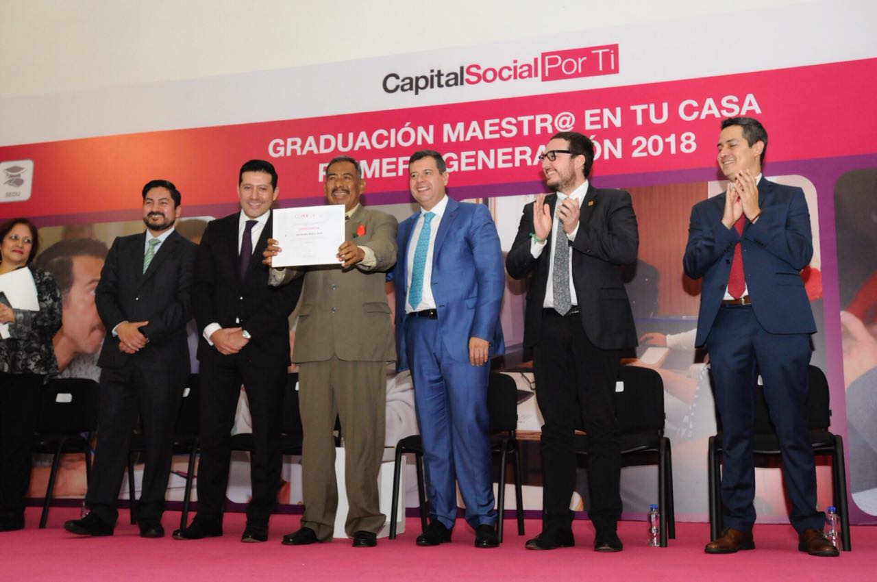 060918 GRADUACIÓN MAESTRO EN TU CASA (3).jpeg